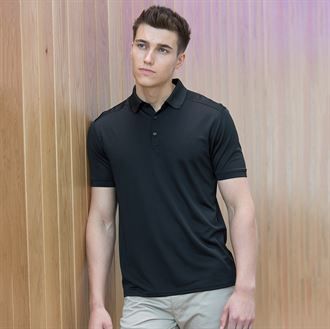 Stretch polo shirt with wick finish