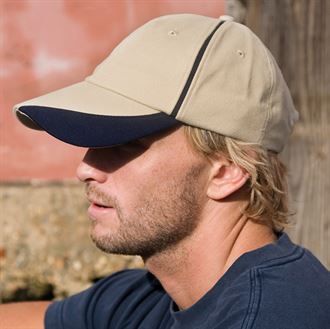 Heavy brushed cotton cap with scallop peak and contrast trim